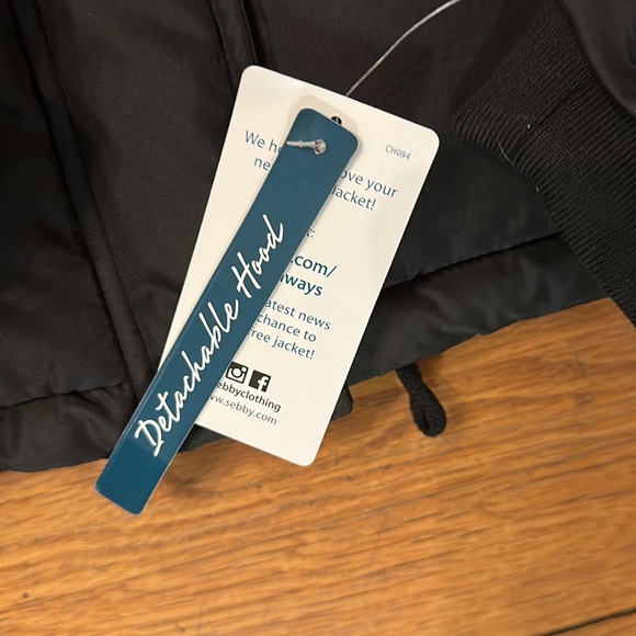 BRAND NEW Sebby Black Winter Cropped Puffer XL - Picture 2 of 5